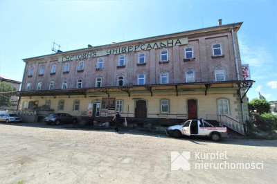 Kamienica z własnym parkingiem / ul. Mickiewicza