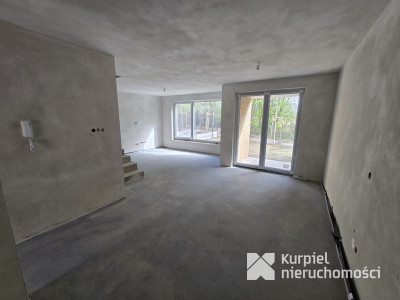 Staroniwa-gotowa szeregówka z garażem