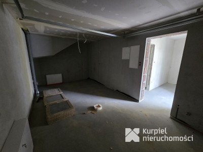Staroniwa-gotowa szeregówka z garażem