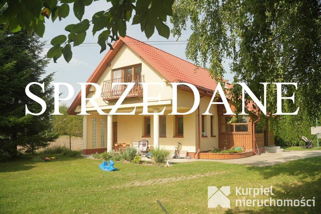 Uroczy, nieduży dom z atrakcyjną działką