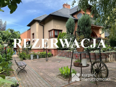 Dom na 9-arowej działce w centrum Przemyśla