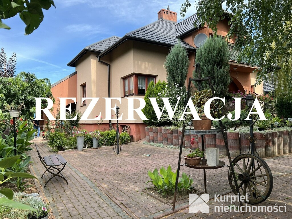 Dom na 9-arowej działce w centrum Przemyśla