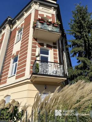 Apartament nad Sanem z widokiem na miasto