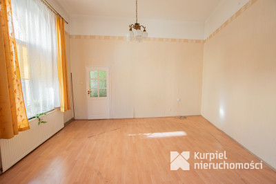 Klimatyczne mieszkanie w kamienicy w centrum