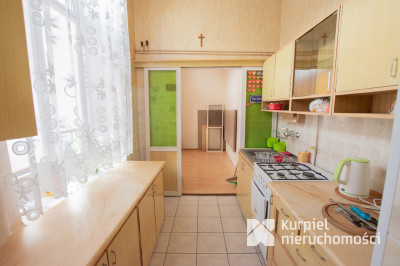 Klimatyczne mieszkanie w kamienicy w centrum