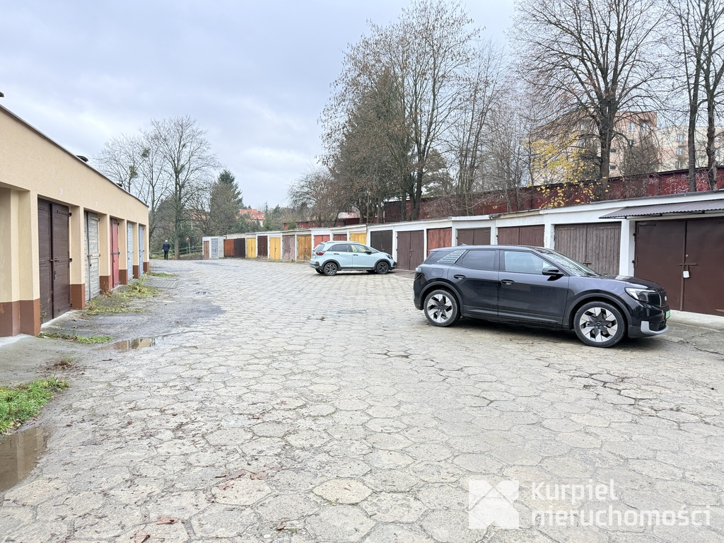 Garaż na sprzedaż – Przemyśl, ul. Glazera