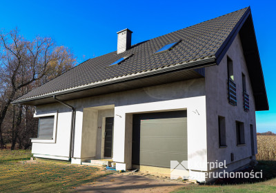 Nowoczesny dom w stanie surowym zamkniętym