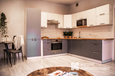 Klimatyczne Mieszkanie w pięknej kamienicy/Rynek