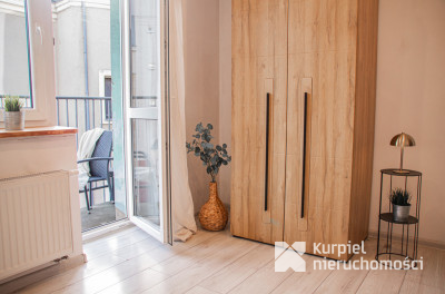 Klimatyczne Mieszkanie w pięknej kamienicy/Rynek