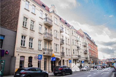 Klimatyczne Mieszkanie w pięknej kamienicy/Rynek