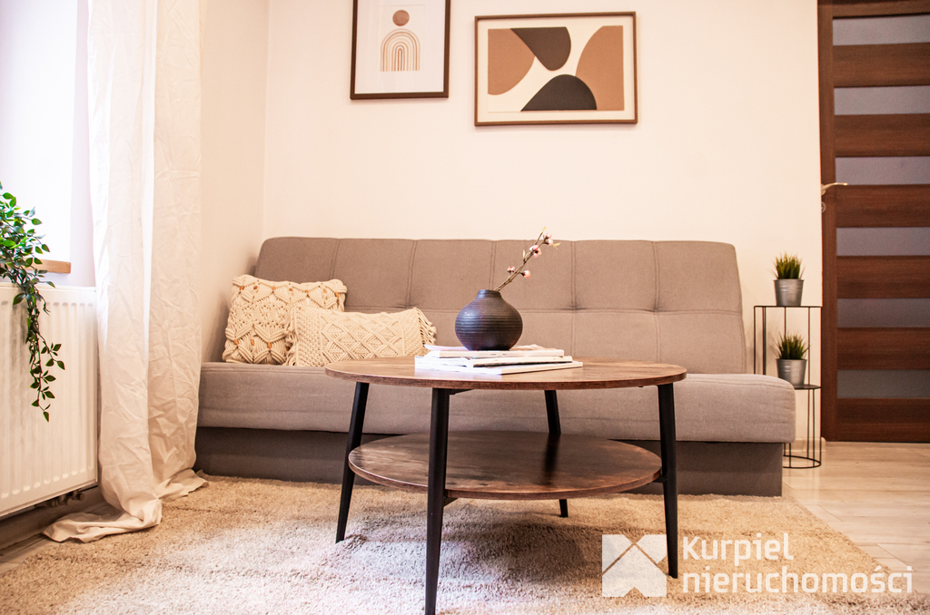 Klimatyczne Mieszkanie w pięknej kamienicy/Rynek