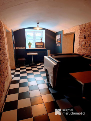 Lokal w centrum Zasania obok DH Szpak