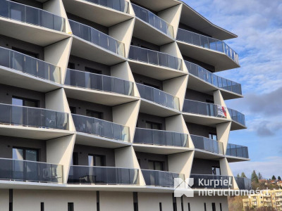 Mieszkanie w nowym bloku z garażem i komórką