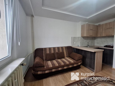 Niewielka kawalerka na parterze po remoncie