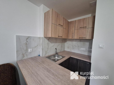 Niewielka kawalerka na parterze po remoncie