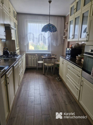 Czteropokojowe mieszkanie dla rodziny/os. Kmiecie