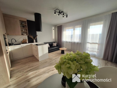 Ładne mieszkanie z dużym balkonem do wejścia