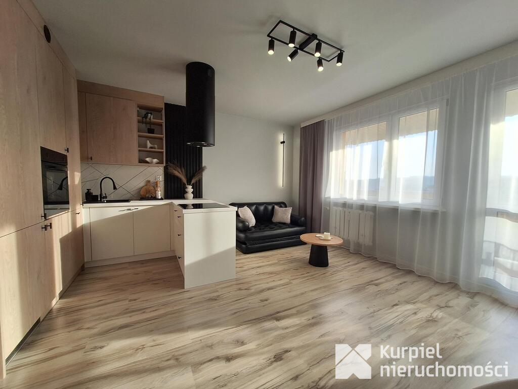 Ładne mieszkanie z dużym balkonem do wejścia