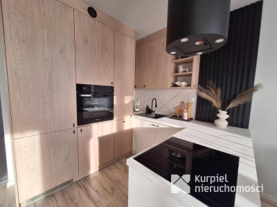 Ładne mieszkanie z dużym balkonem do wejścia