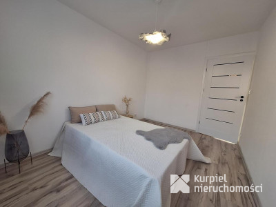 Ładne mieszkanie z dużym balkonem do wejścia