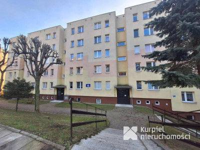 Ładne mieszkanie z dużym balkonem do wejścia