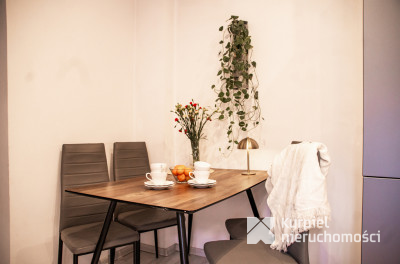 Klimatyczne Mieszkanie w pięknej kamienicy/Rynek