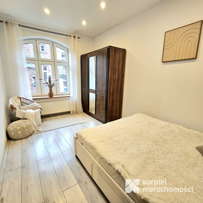 Klimatyczne Mieszkanie w pięknej kamienicy/Rynek