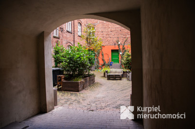 Klimatyczne Mieszkanie w pięknej kamienicy/Rynek