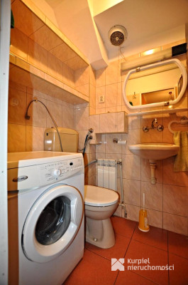 Blok, I piętro, możliwość garażu na osiedlu