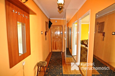 Blok, I piętro, możliwość garażu na osiedlu