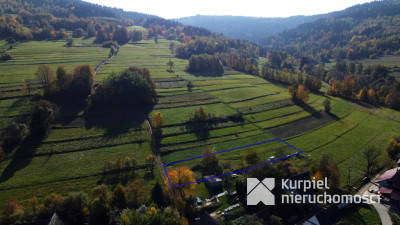 Działka budowlana w pięknej okolicy z dodatkami