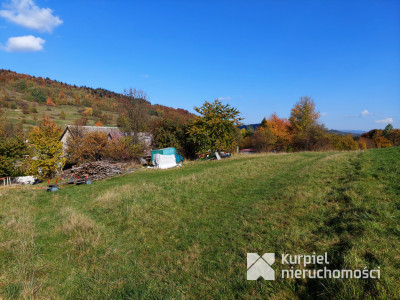 Działka budowlana w pięknej okolicy z dodatkami