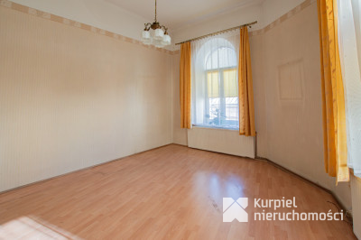 Klimatyczne mieszkanie w kamienicy w centrum