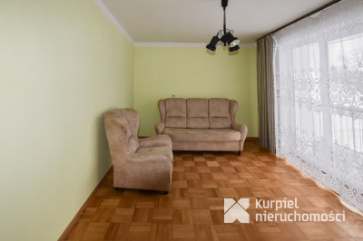 Przestronny dom typu kostka z garażem i tarasem