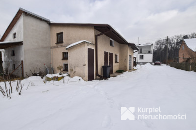 Przestronny dom typu kostka z garażem i tarasem