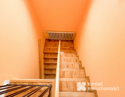 Przestronny dom typu kostka z garażem i tarasem