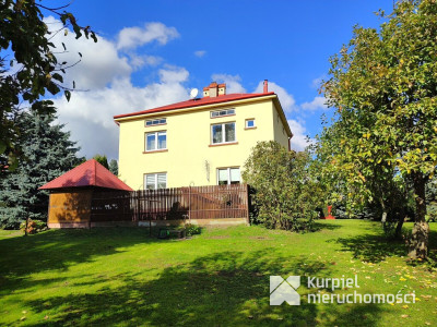 Dom z przestrzenią i klimatem /Trójczyce/