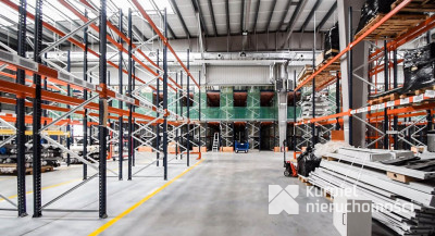 Nowoczesna hala magazynowa wysokiego składowania