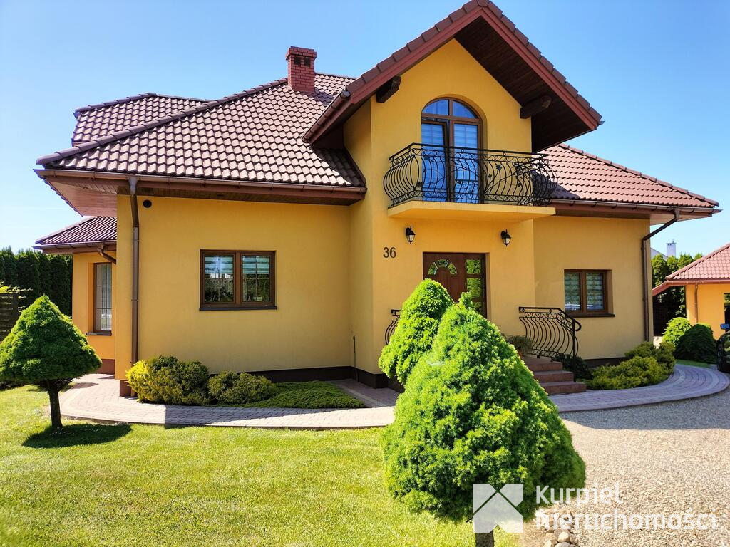 Zadbany, solidny dom na pięknej działce w Żurawicy