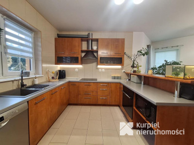 Zadbany, solidny dom na pięknej działce w Żurawicy