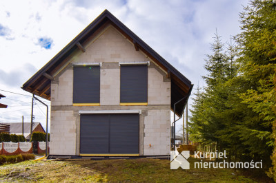 Funkcjonalny dom na dużej działce / cisza i zieleń