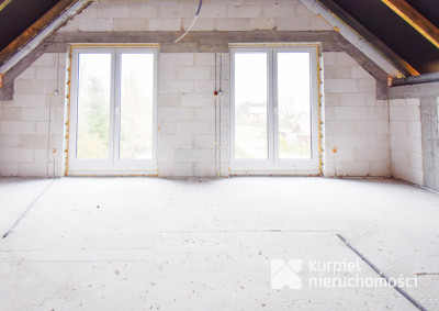 Funkcjonalny dom na dużej działce / cisza i zieleń