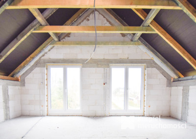 Funkcjonalny dom na dużej działce / cisza i zieleń