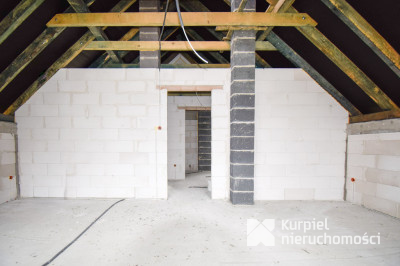 Funkcjonalny dom na dużej działce / cisza i zieleń