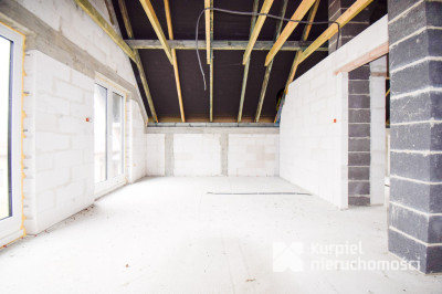 Funkcjonalny dom na dużej działce / cisza i zieleń