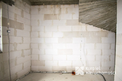 Funkcjonalny dom na dużej działce / cisza i zieleń