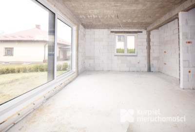 Funkcjonalny dom na dużej działce / cisza i zieleń