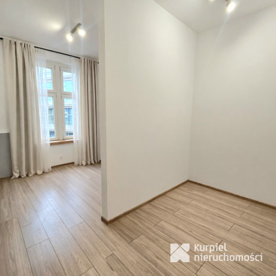 Pod klucz/osobna garderoba/balkon/