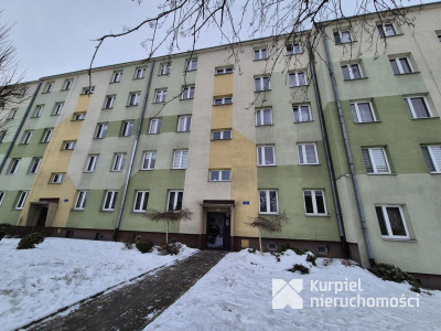 Mieszkanie na parterze w bloku/zabudowany balkon