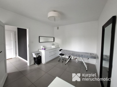 Komfortowy dom z tarasem i ogrodem